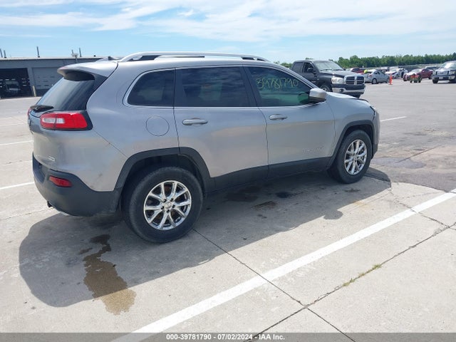 1C4PJMCSXGW286575 Jeep Cherokee Latitude