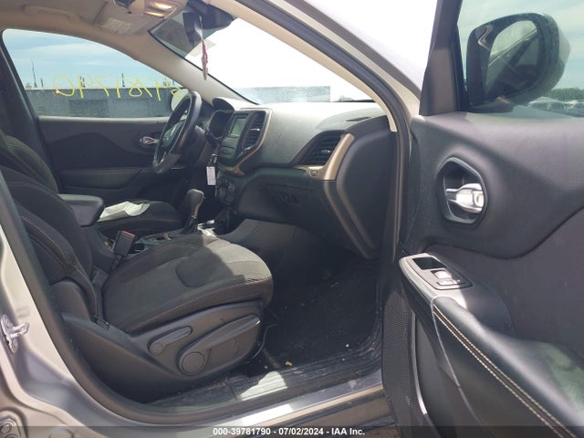 1C4PJMCSXGW286575 Jeep Cherokee Latitude