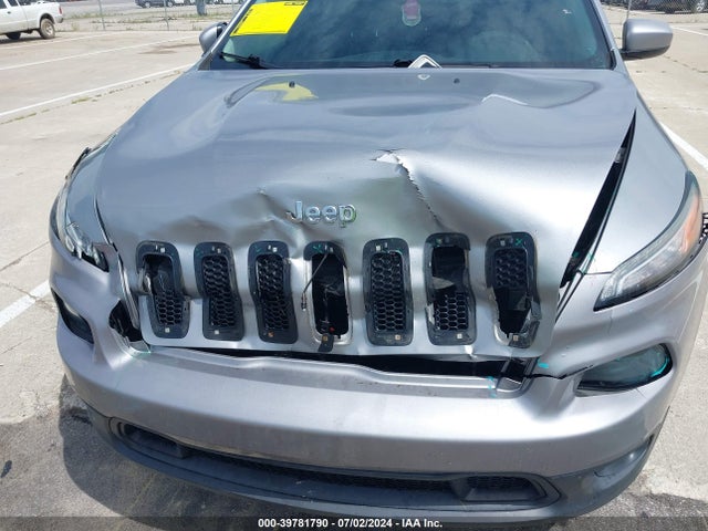 1C4PJMCSXGW286575 Jeep Cherokee Latitude