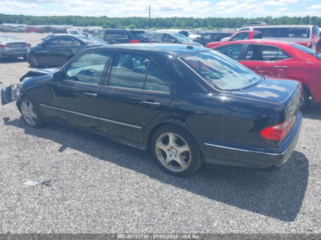 2001 MERCEDES-BENZ E-CLASS WDBJF65J61B220206 Photo 2