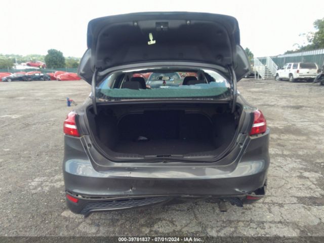 1FADP3F24GL210560 Ford FOCUS SE