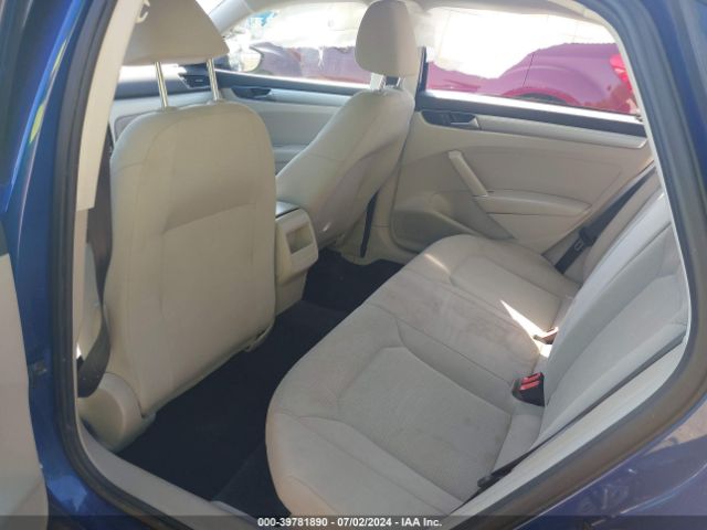 1VWAT7A31GC043622 Volkswagen Passat 1.8t S