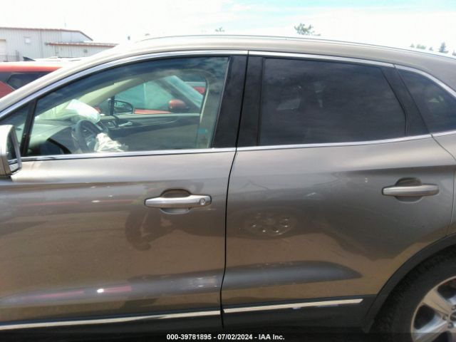 5LMCJ1D97HUL15559 Lincoln Mkc Premiere