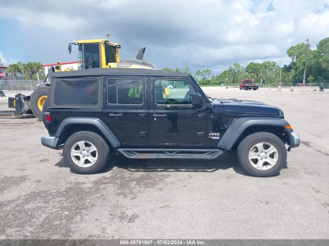 1C4HJXDG3JW298350 Jeep Wrangler Unlimited Sport S 4x4