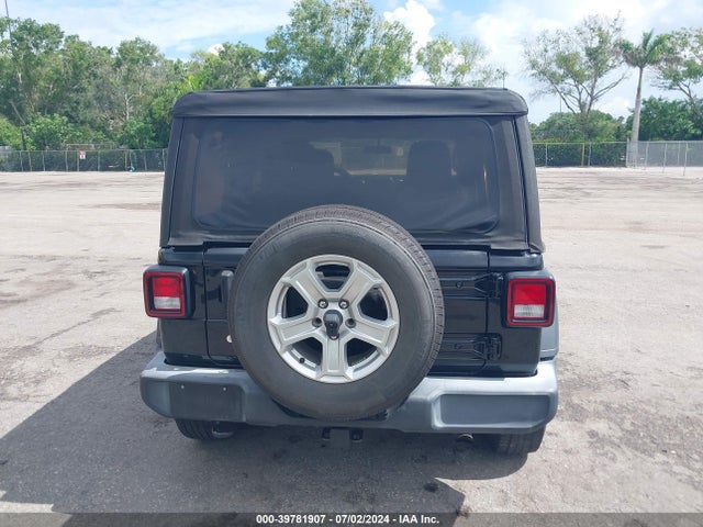 1C4HJXDG3JW298350 Jeep Wrangler Unlimited Sport S 4x4