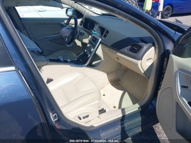 YV1612TK3F2348978 Volvo S60 T5 Premier