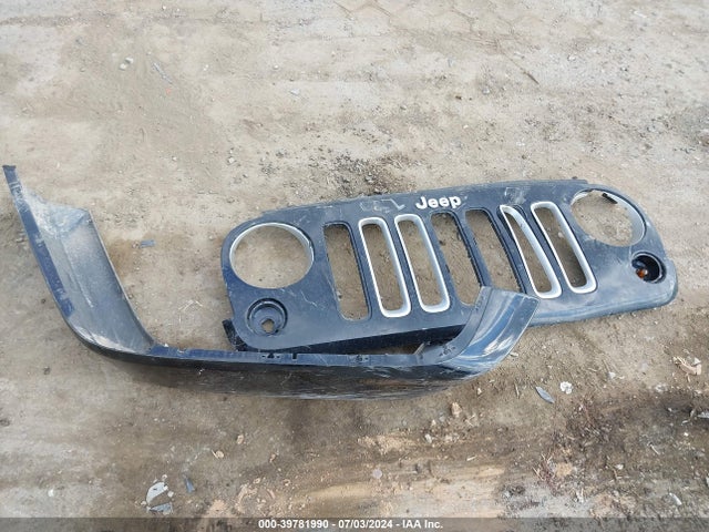 1C4HJWEG5HL546912 Jeep Wrangler Unlimited Sahara 4x4