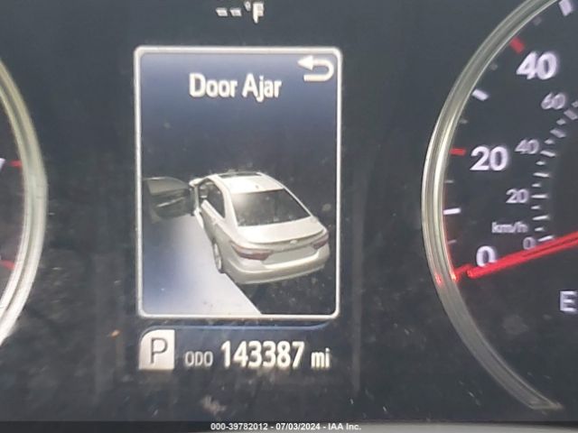 4T1BF1FK1HU365423 Toyota CAMRY SE