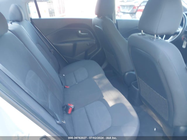 KIA RIO LX 2014 KNADM4A33E6415482 Image 8