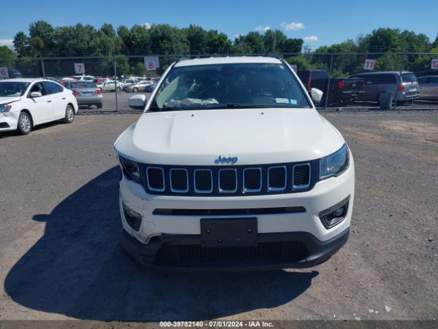 3C4NJDBB4KT818359 Jeep Compass Latitude 4x4