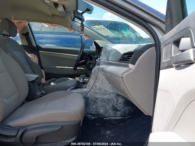 Hyundai ELANTRA SE 2019 5NPD74LF9KH490738 Image 5