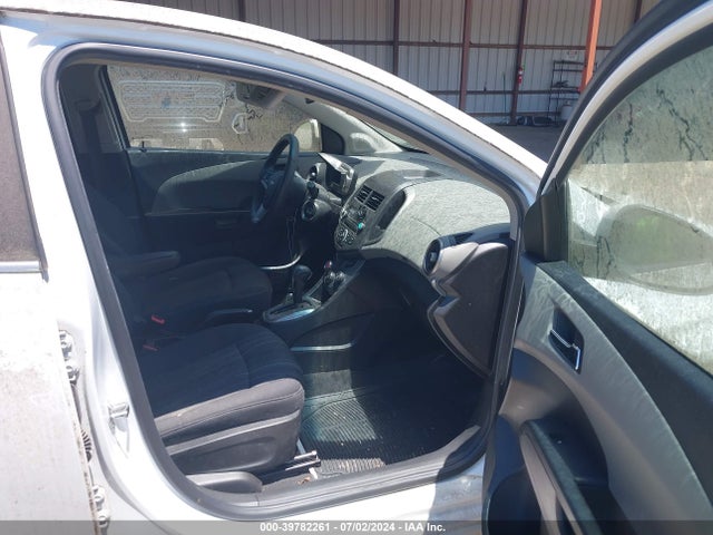 Chevrolet Sonic Lt Auto 2015 1G1JC6SH8F4167332 Image 5