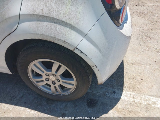 Chevrolet Sonic Lt Auto 2015 1G1JC6SH8F4167332 Image 6