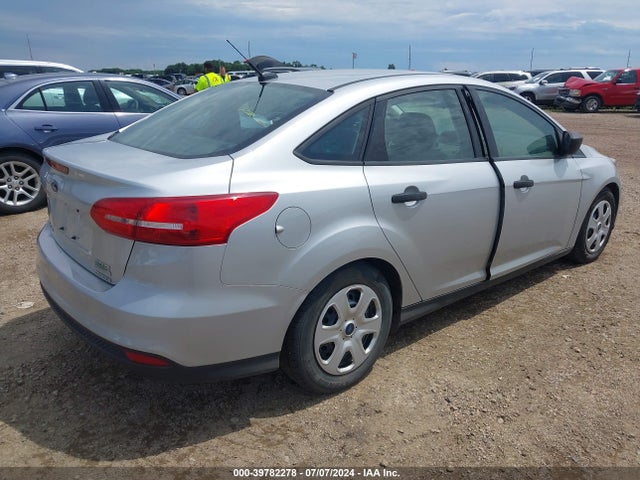 Ford FOCUS S 2015 1FADP3E27FL293708 Image 4
