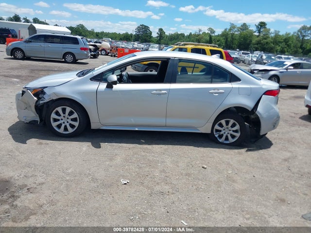 Toyota COROLLA LE 2022 5YFEPMAE0NP351667 Image 14