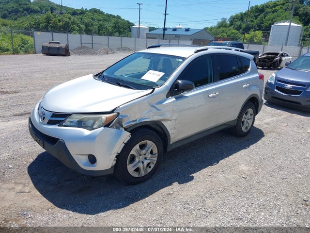 Toyota RAV4 LE 2014 2T3BFREV5EW148759 Image 2