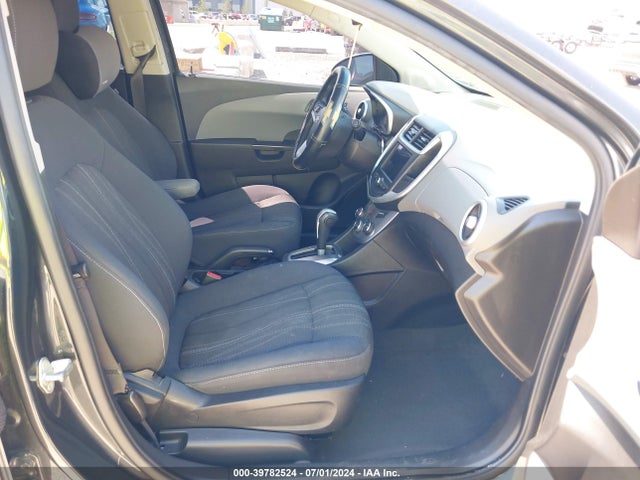 Chevrolet Sonic Lt Auto 2019 1G1JD5SB7K4110942 Image 5