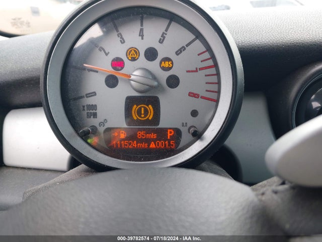 2008 MINI COOPER CLUBMAN WMWML33528TN67111 Photo 6