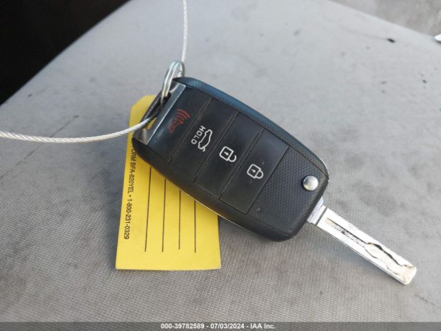 5XXGM4A70FG500303 KIA Optima Lx