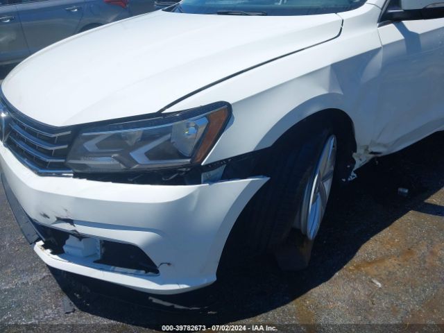 1VWBA7A33JC049777 Volkswagen Passat 2.0t Se