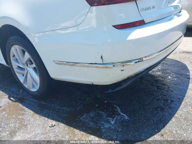 1VWBA7A33JC049777 Volkswagen Passat 2.0t Se
