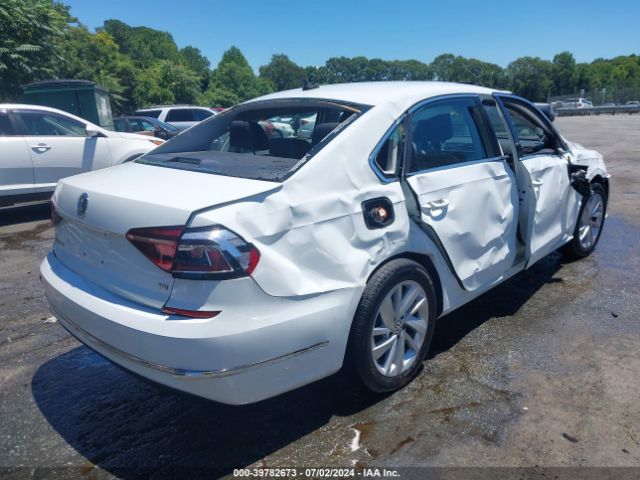1VWBA7A33JC049777 Volkswagen Passat 2.0t Se