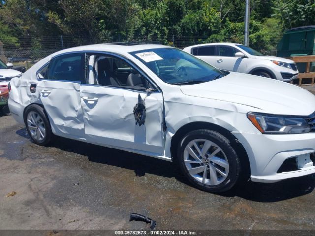 1VWBA7A33JC049777 Volkswagen Passat 2.0t Se
