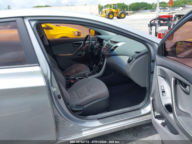 Hyundai ELANTRA SE 2016 5NPDH4AE8GH704892 Image 5