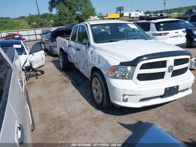2017 Ram 1500 Express Quad Cab 4x2 6'4 Box მანქანა იყიდება აუქციონზე, vin: 1C6RR6FGXHS514563, აუქციონის ნომერი: 39782866