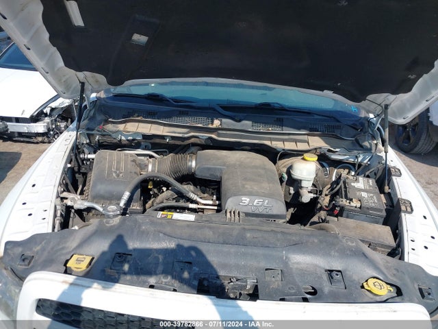 2017 Ram 1500 Express Quad Cab 4x2 6'4 Box მანქანა იყიდება აუქციონზე, vin: 1C6RR6FGXHS514563, აუქციონის ნომერი: 39782866