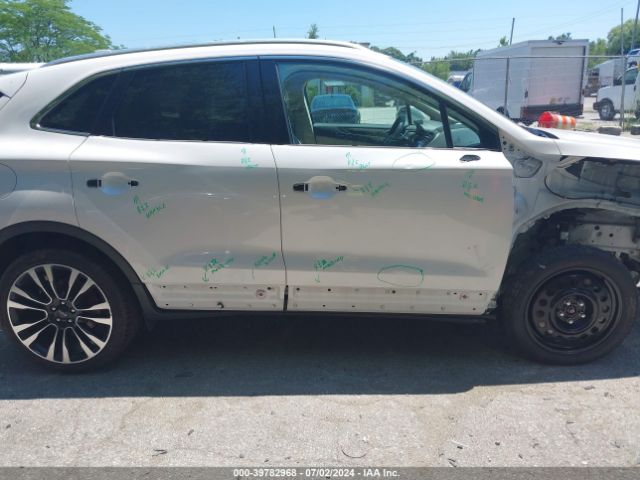 5LMTJ3DH9KUL11653 Lincoln Mkc Reserve