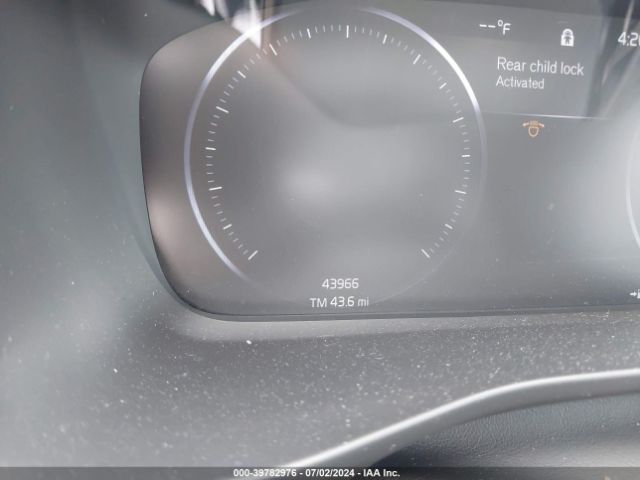YV4162UM1M2407036 Volvo Xc40 T5 R-design