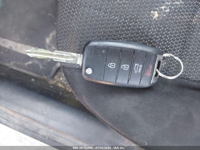3KPFK4A76HE101358 KIA FORTE LX