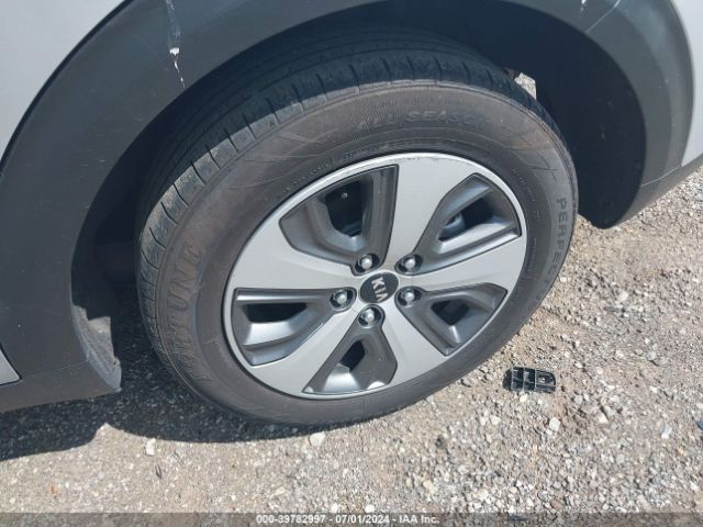 KNDCB3LC0L5396291 KIA NIRO LX