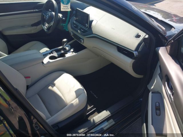1N4BL4DW8NN337683 Nissan Altima Sv Intelligent Awd