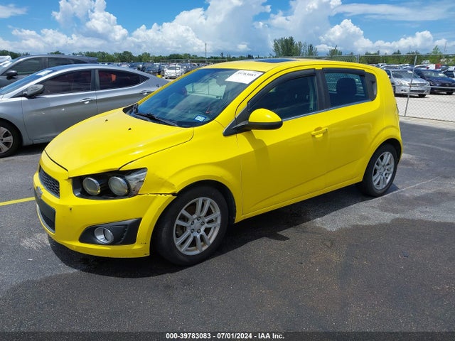 Chevrolet Sonic Lt Auto 2015 1G1JC6SB2F4180234 Image 2