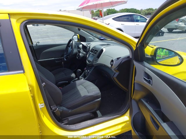 Chevrolet Sonic Lt Auto 2015 1G1JC6SB2F4180234 Image 5