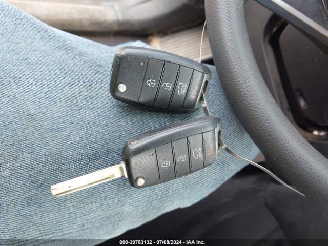5XYPGDA55HG247127 KIA Sorento 3.3l Lx