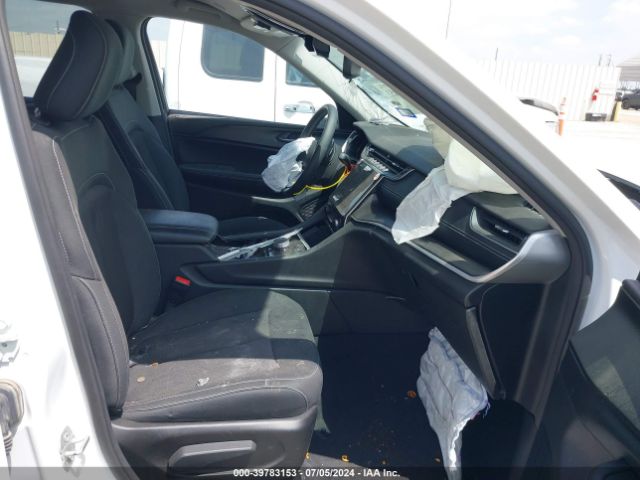 1C4RJJAG8P8835541 Jeep Grand Cherokee L Laredo 4x2