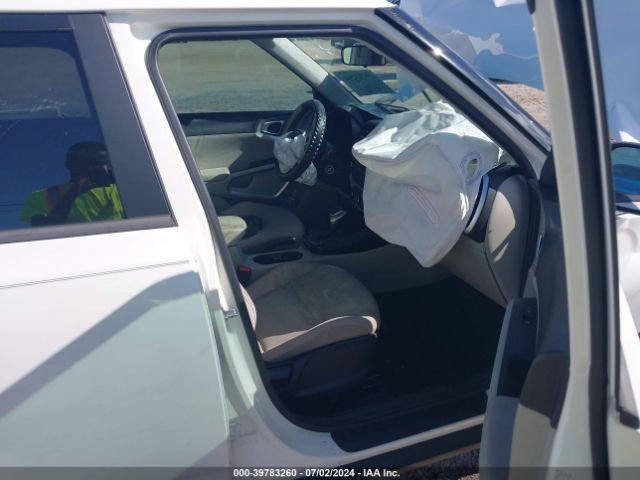 KNDJ23AU0N7160668 KIA SOUL LX