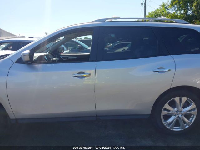 5N1DR2MM2JC631859 Nissan Pathfinder Sl