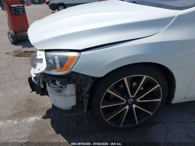 YV126MFK8G2411808 Volvo S60 T5 Drive-e Premier