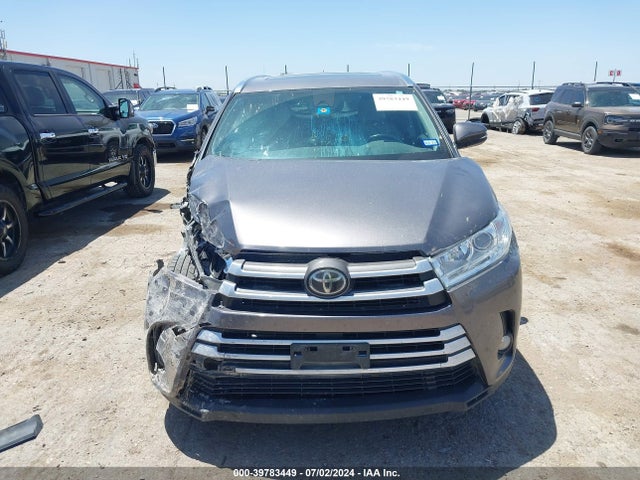 Toyota Highlander Xle 2018 5TDKZRFH8JS534460 Image 12