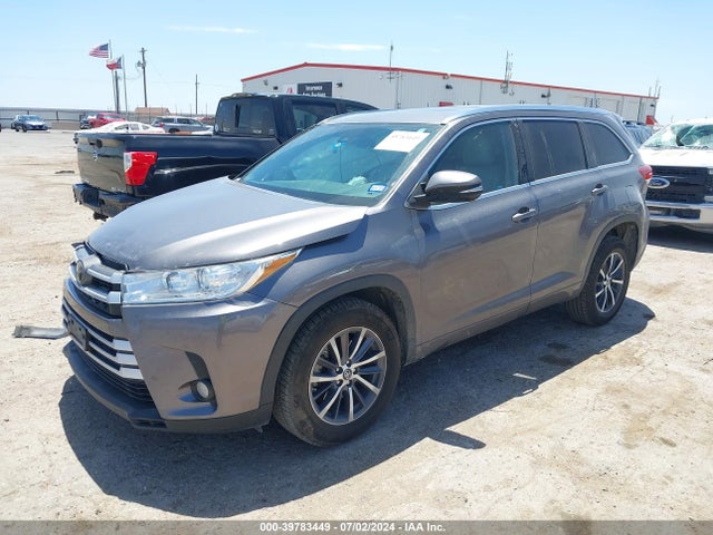Toyota Highlander Xle 2018 5TDKZRFH8JS534460 Image 2