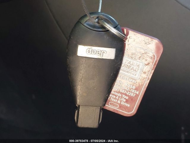1C4PJLCB8GW288092 Jeep Cherokee Latitude
