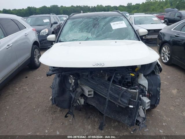 3C4NJCBB9JT488601 Jeep Compass Latitude Fwd