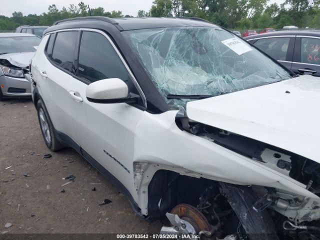 3C4NJCBB9JT488601 Jeep Compass Latitude Fwd