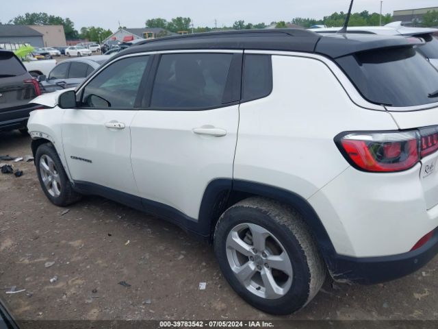 3C4NJCBB9JT488601 Jeep Compass Latitude Fwd