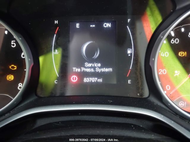 3C4NJCBB9JT488601 Jeep Compass Latitude Fwd