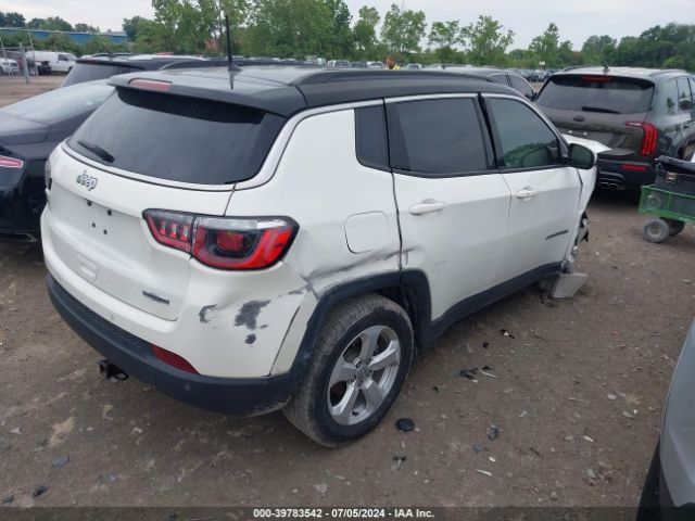3C4NJCBB9JT488601 Jeep Compass Latitude Fwd
